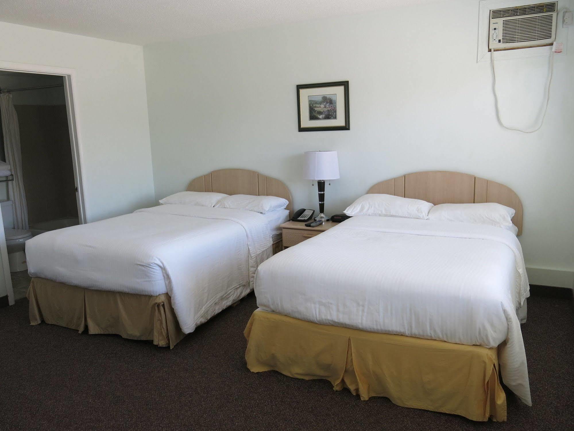 Shemron Suites Hotel Deep River Exterior foto